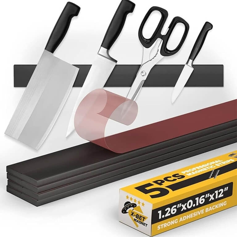 Lipni magnetinė juostelė, 1m.