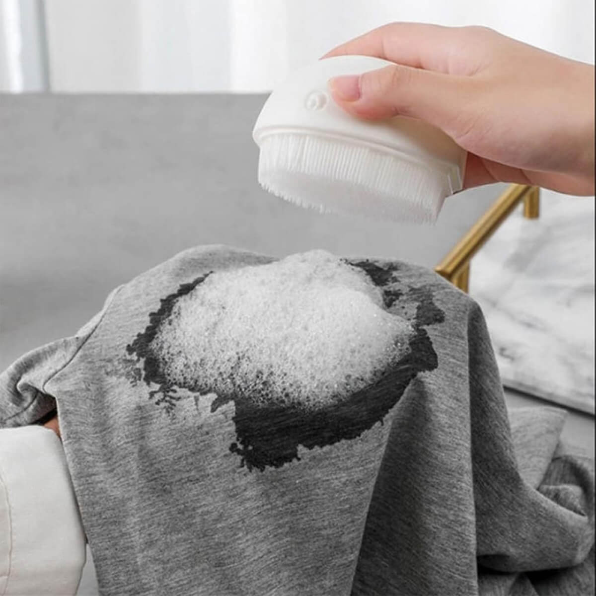 Šepetėlis drabužiams, PP