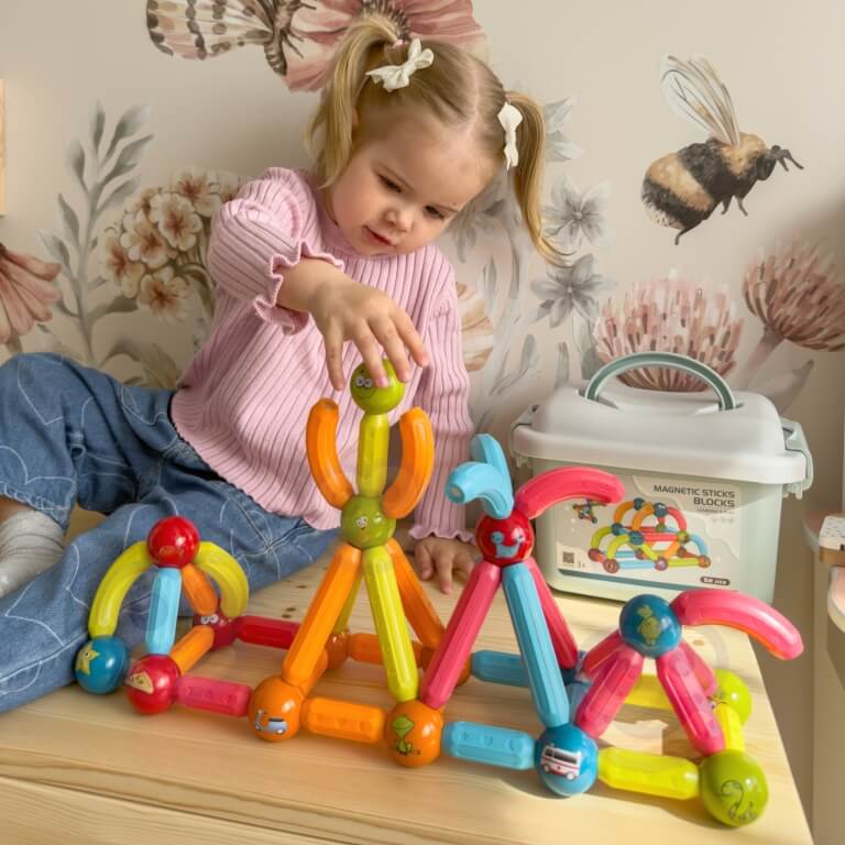 Magnetinės kaladėlės Woopie 52 dalys su dėklu ir raidėmis