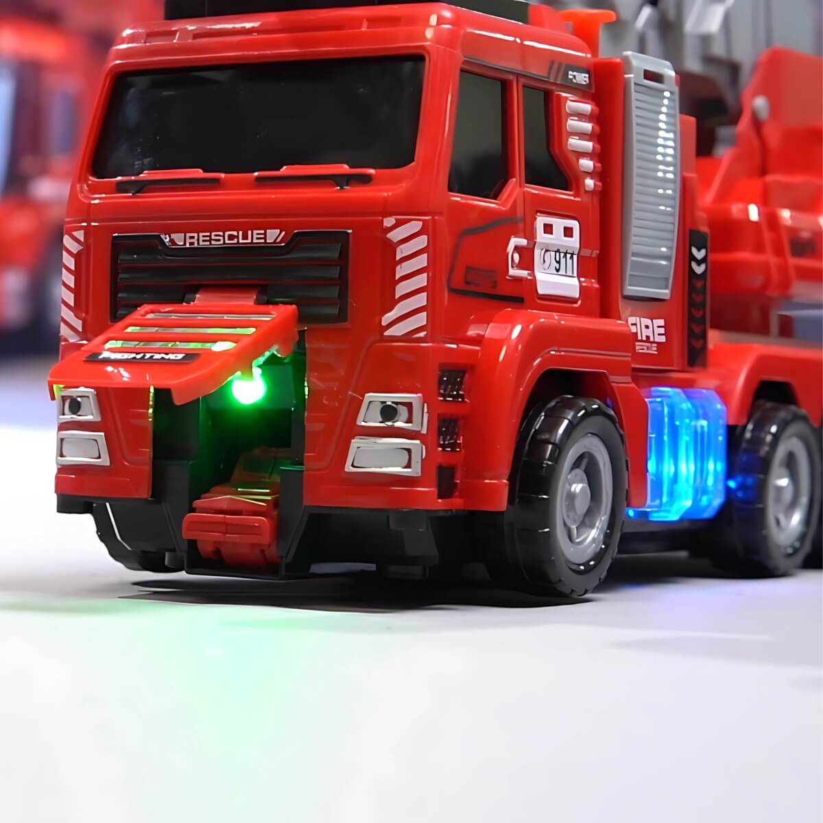 Gaisrinis automobilis savarankiškai važiuojantis su LED ir mini modeliais