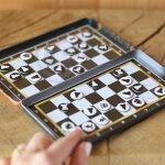 Magnetiniai šachmatai Woopie kelioninis rinkinys metalinėje dėžutėje