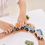 Traukinys PolarB Medinis 30 dalių su garsu nuo 3 metų