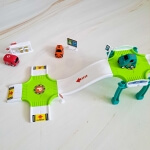 Žaislinė mašinėlių trasa su kelio ženklais ir 3 mašinėlėmis, Woopie