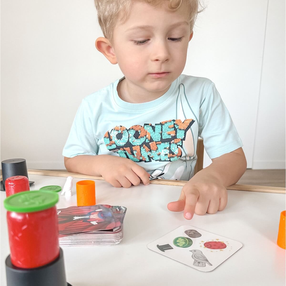 Magiškų triukų žaidimas su kepure, Woopie