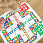 Stalo žaidimas mažas detektyvas, Woopie