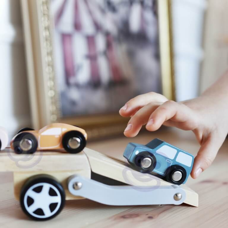 Žaislinis medinis vilkikas su mašinėlėmis, Viga Toys