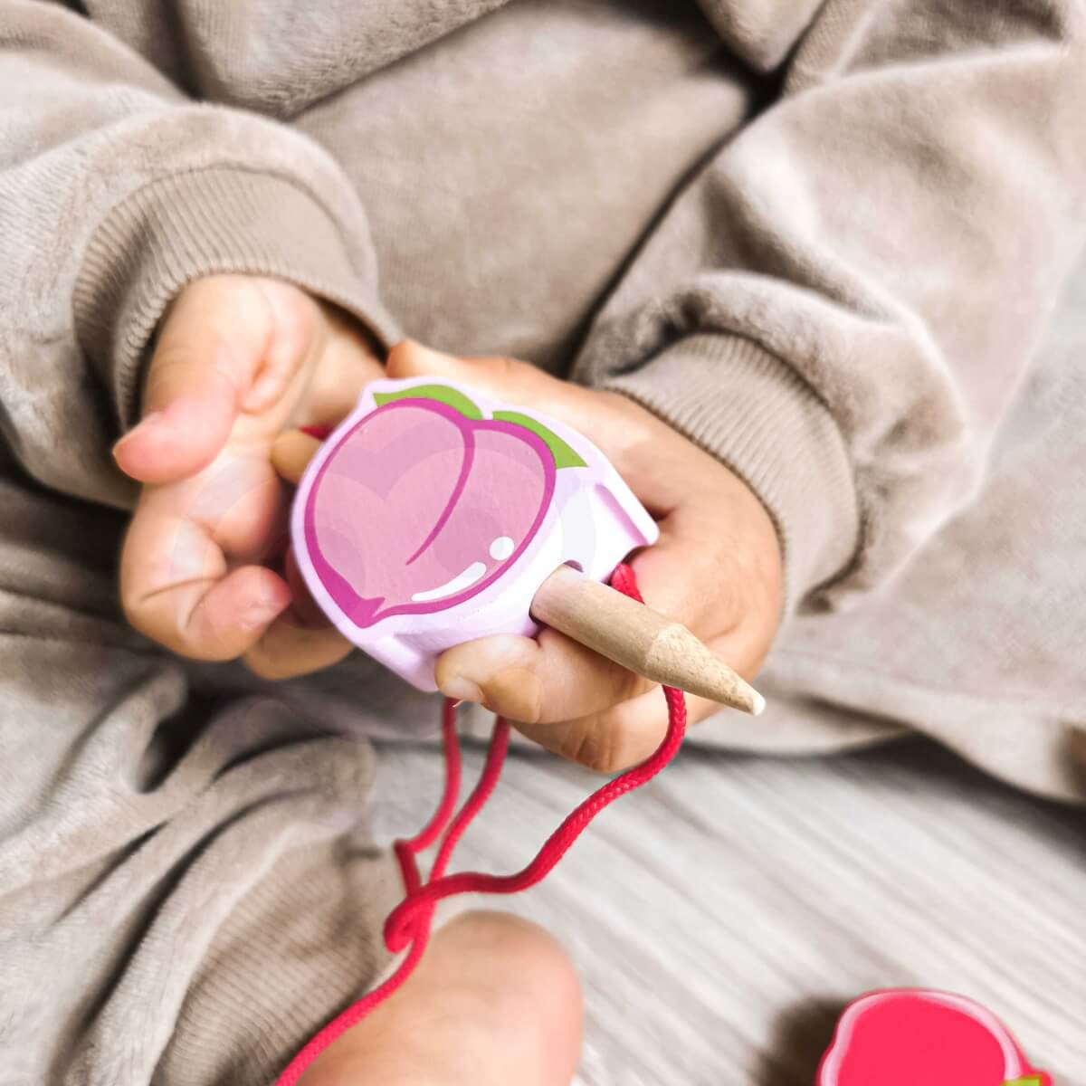 Medinės veriamos kaladėlės, Classic World  13vnt.