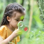 Žaislinis medinis stalo žaidimas su mikroskopu vaikams, Classic World