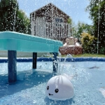 Maudymosi žaislas banginis fontanas su led ,Woopie