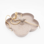 Paukščių lesyklėlė girdykla